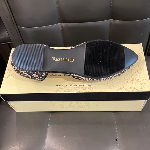 Flat - Picture 4 of 6